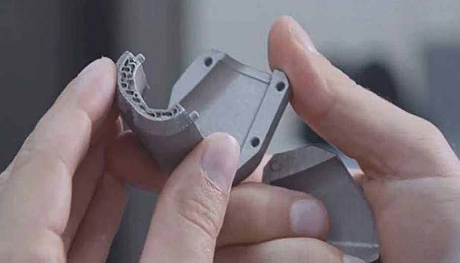 Renishaw’s metal additive manufacturing technology enables the production of complex, lightweight orthopaedic implants with porous structures that encourage bone in-growth and support patient-specific customization.